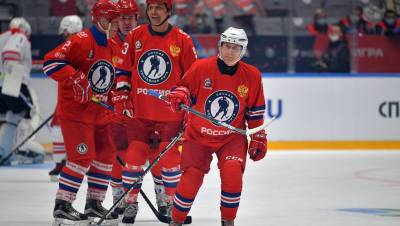 Путин забросил восемь шайб в гала-матче Ночной хоккейной лиги