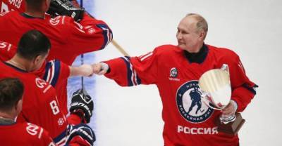 Путин забросил восемь шайб и привёл команду к победе в гала-матче Ночной хоккейной лиги