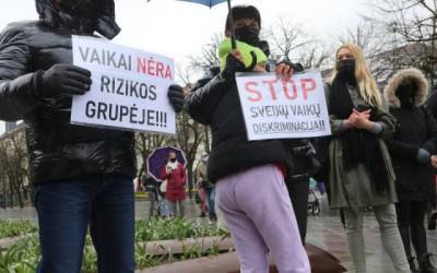 Противницу обязательного ковид-тестирования школьников в Литве оштрафовали на € 70