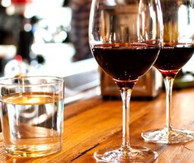 В Украине значительно возрастет в цене алкоголь: каких напитков это коснется в первую очередь