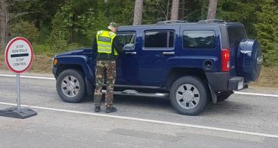 Через границу с поддельными тестами: пограничники Латвии снова жалуются на туристов