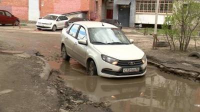 Автомобилисты рискуют машинами из-за ямы на проспекте Победы - penzainform.ru