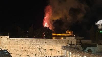 Вслед за ракетным обстрелом и беспорядками: сильный пожар на Храмовой горе