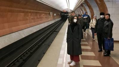 Москвич погиб под колесами поезда в метро на станции "Кунцевская"