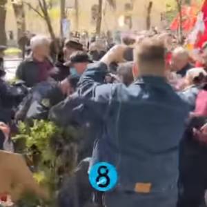 В Одессе произошла массовая драка из-за запрещенной символики. Видео
