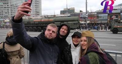 День Победы не для всех: как смотрели парад не попавшие на него москвичи