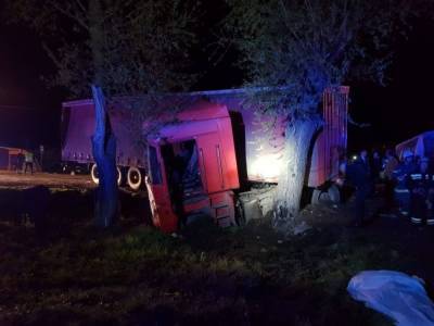 Авария под Пензой с участием фуры и автобуса стала причиной смерти девушки