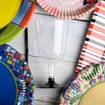 В России готовят запрет на пластиковые тарелки и бокалы