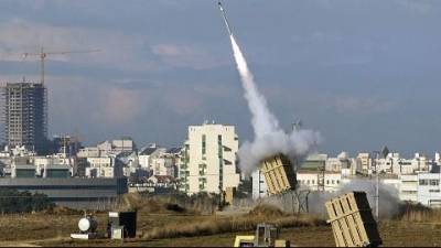 «Железный купол» перехватил около 200 ракетных ударов по городам Израиля (ВИДЕО)