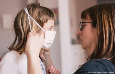 Стало известно, сколько сохраняется отсутствие вкусов и запахов у детей, зараженных COVID-19