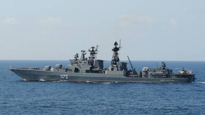 Российские корабли Тихоокеанского флота "Адмирал Трибуц" и "Калар" зашли в порт Сингапура
