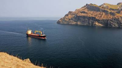 Возобновлено движение по Волго-Каспийскому каналу, где на мель село судно