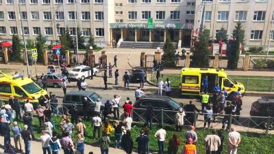 Президент Татарстана выехал на место стрельбы в школе в Казани