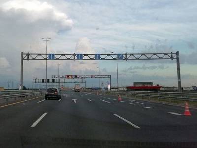 На КАД между Таллинским и Красносельским шоссе перекроют две полосы из трех