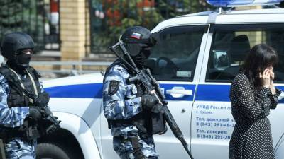 В Казани ограничили вход в учебные заведения после стрельбы в школе