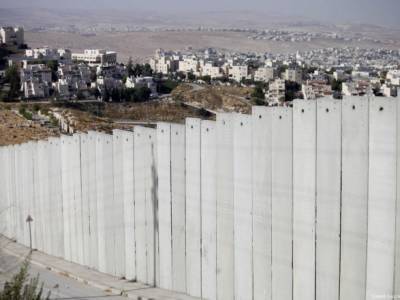 Из-за ракетного обстрела в Израиле отменяют рабочую неделю, открывают бомбоубежища