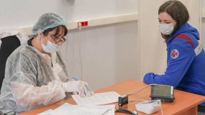В России за сутки коронавирусом заболело 8 тысяч 115 человек, на 350 меньше, чем днем ранее
