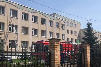 «До сих пор слышны мигалки»: главный редактор портала «Казанский репортер» рассказал подробности стрельбы в гимназии