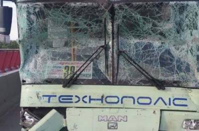 Тройное ДТП с автобусами на Центральном мосту в Днепре: 4 пассажира пострадали ФОТО