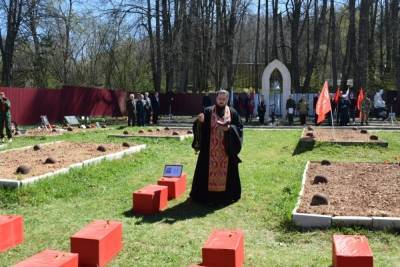 В Оленинском районе перезахоронили останки солдат