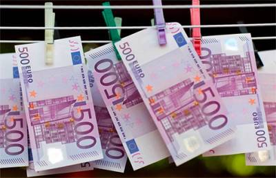 В ЕС могут запретить наличные расчеты на сумму более 10 тысяч евро