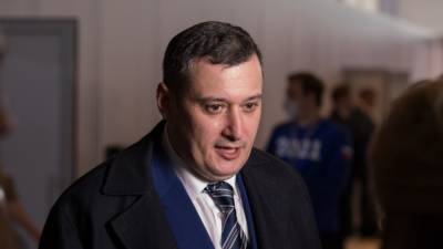 Депутат ГД Хинштейн рассказал об оснащении казанской школы тревожной кнопкой