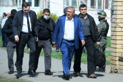 Власти Татарстана окажут помощь семьям погибших и пострадавшим при стрельбе в школе