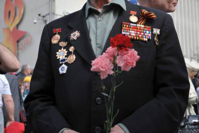 В День Победы у петербургского ветерана украли дорогую цепочку с крестиком