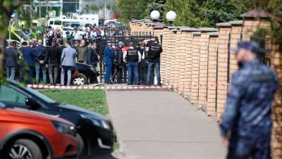 СМИ: число жертв стрельбы в казанской школе выросло до 10