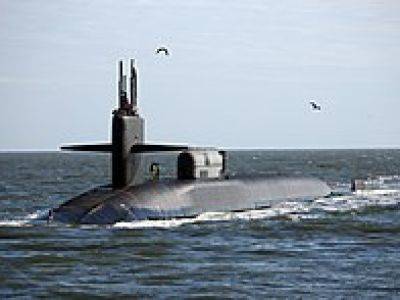"Москитный флот" Ирана попытался окружить подводную лодку США