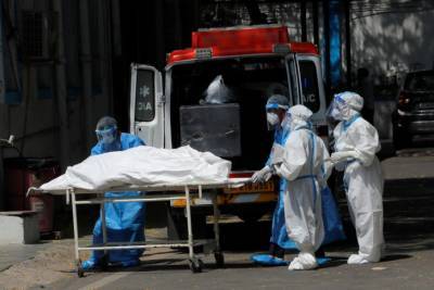 "Люди умирают без тестов": врач сделала громкое заявление о смертности от "ковида" в регионах