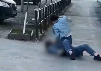 Тюменка возле бара избила девушку до переломов
