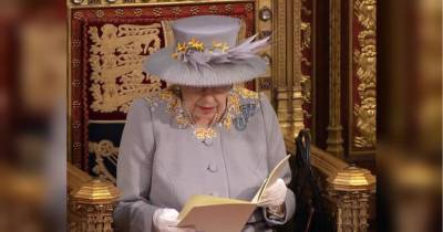 Без корони та карети: королева Єлизавета II виступила з тронною промовою в парламенті