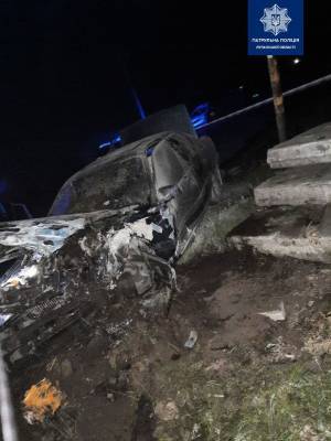 На Луганщине водитель разбил иномарку и сбежал с места ДТП