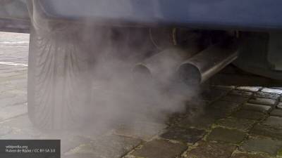 Хватит травить людей газами: автоэксперт призвал не прогревать двигатель летом