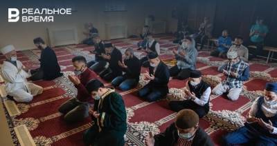 В мечетях и православных храмах Татарстана молятся за упокой погибших при стрельбе в казанской школе