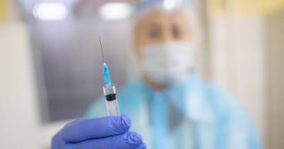 В Калининградскую область начала поступать вакцина «ЭпиВакКорона»: что нужно знать о препарате