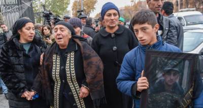 Власти Армении начали расследование дел о гибели солдат в частях