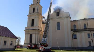 МЧС рассказало о тушении пожара в костеле в Будславе (+видео)