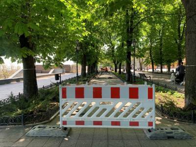 В Одессе начался капитальный ремонт тротуаров Приморского бульвара (фото, видео)