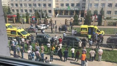 Сотрудников ЦА МВД привлекли к расследованию стрельбы в казанской школе