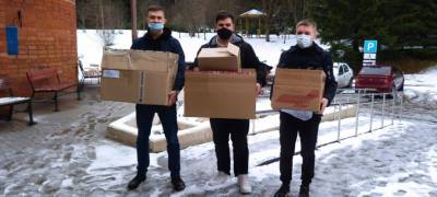 Ветераны дома-интерната получили адресные подарки от Электрических сетей Петрозаводска