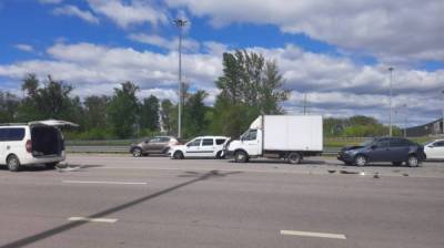 В массовом ДТП в Воронеже пострадал один из водителей