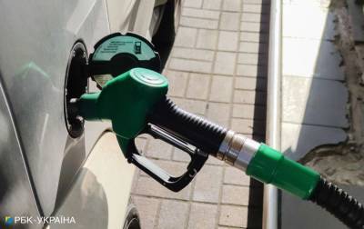 Кабмин ввел декларирование роста цен на бензин на 1%