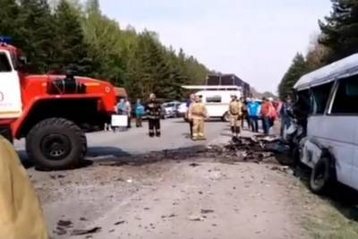 В Курганской области произошло ДТП с микроавтобусом: пять человек скончались