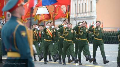 Приказ Киева не остановил: делегация из Украины "сбежала" на парад 9 Мая в Россию