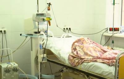 "Снял кислородную маску и разбил окно": из больницы сбежал пациент с коронавирусом