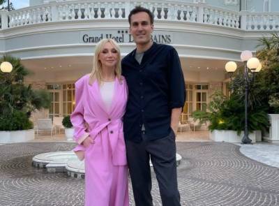 Кристина Орбакайте возмутила публику, снявшись с мужем у роскошного отеля