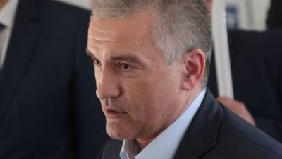 Аксенов пообещал уволить начальников МУПов за "сидение по кабинетам"