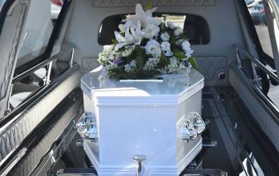 Месть любовнице: женщина устроила фальшивые похороны изменника